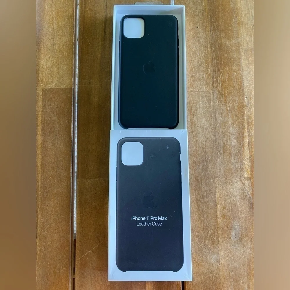 NEW Apple iPhone 11 Pro Max Black Leather Case NWT